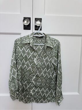 Zara White and Olive Green Geometric Print Blouse